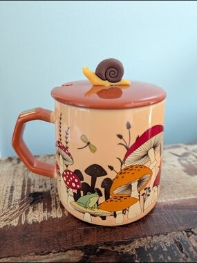 Mushroom Coffee Mug With Decorative Snail Lid